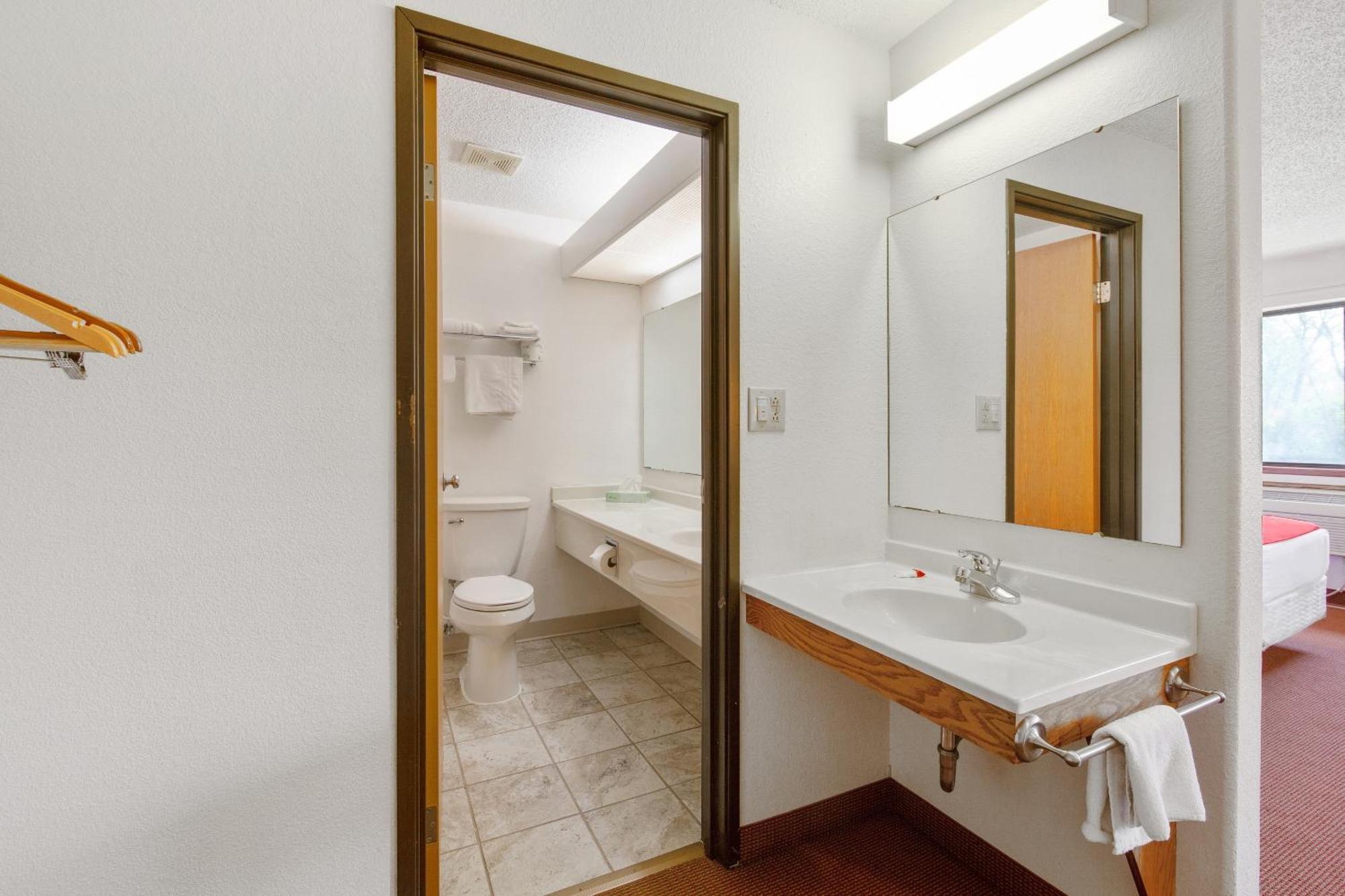Oyo Hotel Portage I-94 Eksteriør bilde
